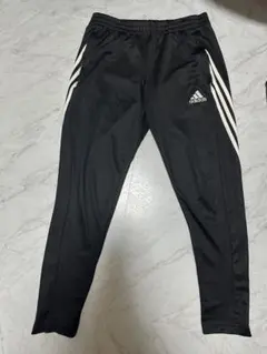 adidasトラックパンツ
