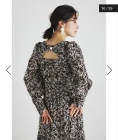 rienda バストギャザーパフスリーブワンピース完売商品