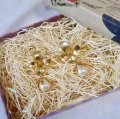 【結婚式にも】アンティーク風フラワー×コットンパールのピアス