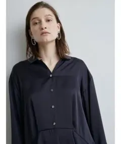 Styling/ サテンドレープ2wayブラウス ネイビーのサムネイル