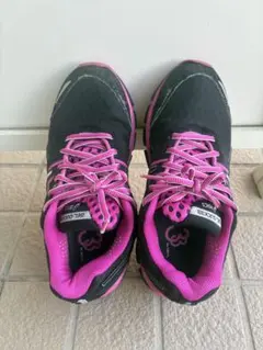 アシックスのスニーカー　23.5センチ