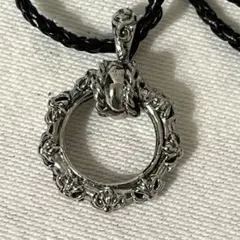 シルバー 花装飾 リング型ペンダント メンズネックレス　黒紐　雑貨