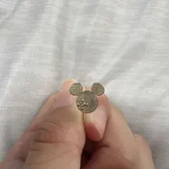 ミッキーマウス モチーフ イヤリング ゴールドカラー