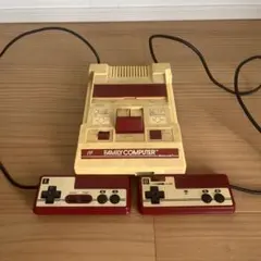 ファミリーコンピュータ 本体 クリーム/赤