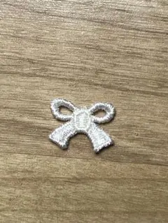 手芸用パーツ　リボン白