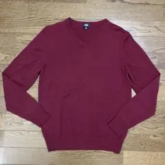 美品！　UNIQLO エクストラファインメリノVネックセーター M レッド