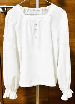 【新品未使用タグ付き】白スクエアネックT レース パフスリーブ