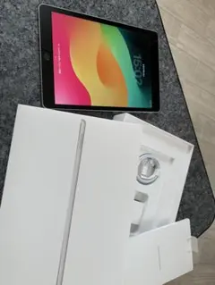 iPad 第9世代 Wi-Fi 64GB 箱付属品有 バッテリー最大容量95%のサムネイル