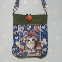 子猫と苺柄のサコッシュ、ストラップ無し