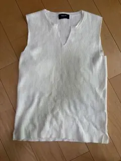 ユニクロ　ホワイト ノースリーブ　リブニット　L
