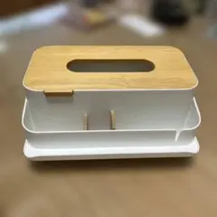 ホワイトとウッドのティッシュボックス