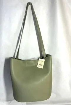 新品未使用品　ハンドバッグ　ショルダーバッグ　グリーン　革　レザー　バケツ型