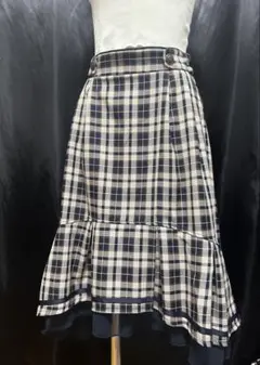 axes femme チェック柄 フレアスカート ネイビー系 フリルデザイン