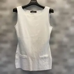 美品 フォクシー ノースリーブニットトップス38/ホワイトのサムネイル