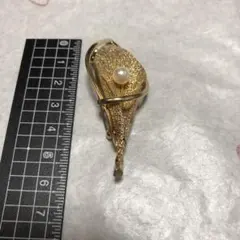 ゴールド葉デザインブローチ パール付き