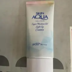 SKIN AQUA スーパーモイスチャーUV ライトアップエッセンス