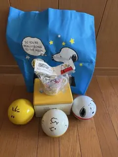 PEANUTSスヌーピーお菓子缶四角と丸缶のコップとコップ入袋7つセット