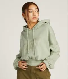 NIKE 逆さロゴ！ナイキ レディース クロップド丈 パーカー　サイズL