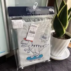 【新品】恐竜　薄手　長袖　上下セット　パジャマ　男の子　春　秋