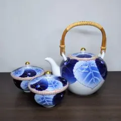 香蘭社 磁芸工房 愁海棠 茶器揃(蓋付き湯呑 二客＆急須)のサムネイル