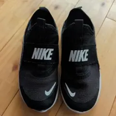 NIKE ナイキ キッズ スリッポンスニーカー 18cm ブラックのサムネイル