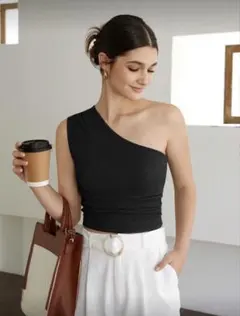ブラック ワンショルダー トップス　M(XS)
