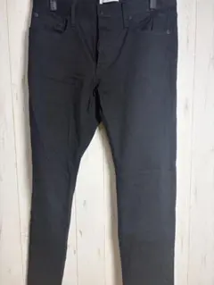 GU スリムフィット ブラックパンツ