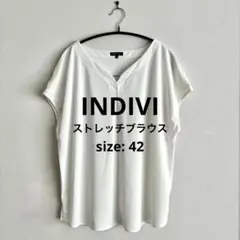 ◼︎美品◼︎INDIVI◼︎チャーム付きブラウス◼︎42◼︎大きいサイズ通勤オフィスのサムネイル