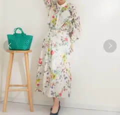 【美品】キャサリンロス　花柄　ロング　スカート　フレア　婚活　上品　通勤のサムネイル