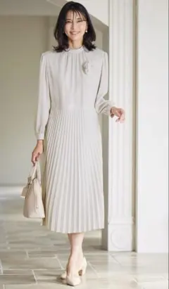 23区⭐︎2025⭐︎新品【洗える】クリスタルアムンゼン ワンピース　ベージュ