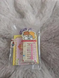 キキララ　くし　ガチャガチャ