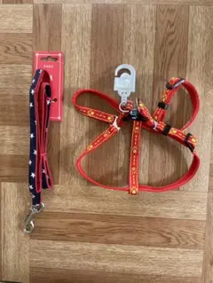小型犬用　赤いハーネスと星柄リードセット