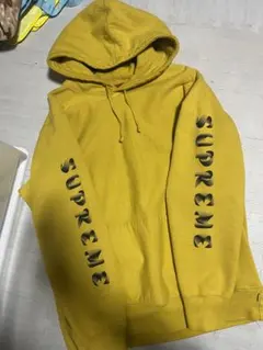 Supreme スプレーペイントロゴ パーカー イエロー L - メルカリ