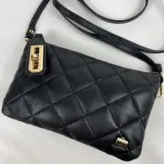 LA BAGAGERIE キルティング ショルダーバッグ ゴールド金具 黒