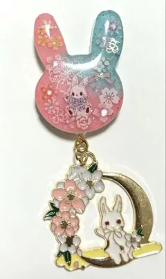 再販不可。うさぎ♡チャーム付きレジンヘアゴムブローチ