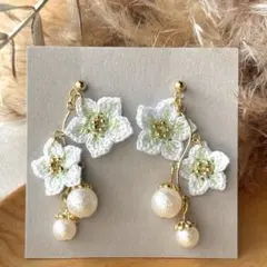 クリスマスローズ　ピアス　イヤリング　ハンドメイド　レース編み