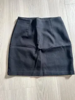 黒 タイトスカート 前ポケット付き