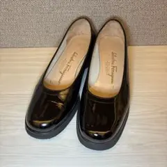 【美品級】Ferragamo フェラガモ フラットシューズ エナメル ブラック