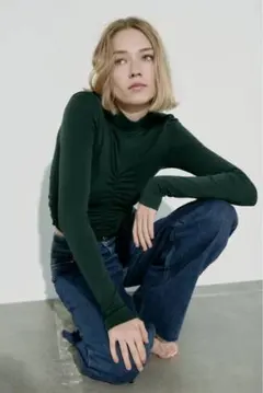 ZARA ハイネックトップス　ギャザー　ザラ　レディースMサイズ 未使用　美品