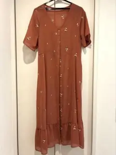 【美品】ヘザー オレンジ色刺繍入り ボタン付きロングワンピース