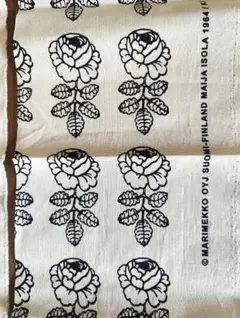 marimekkoマリメッコ★生地　 Vihkiruusu(ヴィヒキルース)3枚