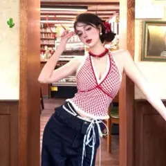 赤と白のチェック柄ノースリーブトップス
