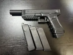 Glock 17 セミオートマチックモデルガン - メルカリ
