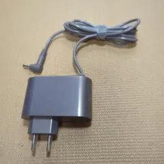 （米国/EUプラグ）dyson 掃除機用 充電器（日本用アダプター付き）