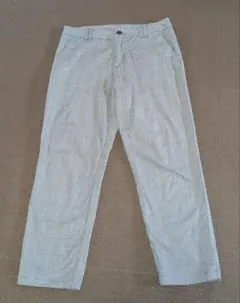 テーパードパンツ