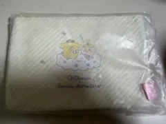 ちいかわ　サンリオ　ポムポムプリン　うさぎ　フラットポーチ