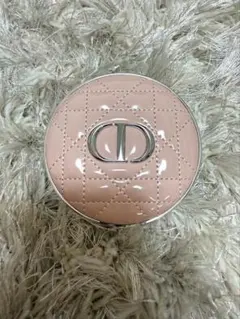 ディオールスキン フォーエヴァー イドラ グロウ クッション