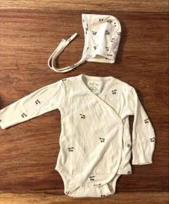 KongesSløjd チェリー柄　ロンパース、ボンネットセット