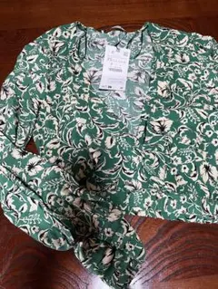 ZARA ザラ　花柄緑色長袖カーディガン　新品