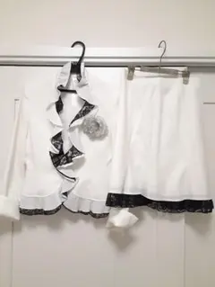 卒業式入学式スーツ上下セット　白フリル&黒レース　コサージュ付　セットアップ